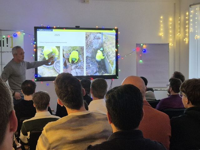 Matthias Weis von [ui!] Urban Lighting Innovations beim Präsentieren